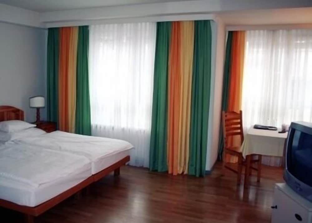 Фото Hotel Caroline