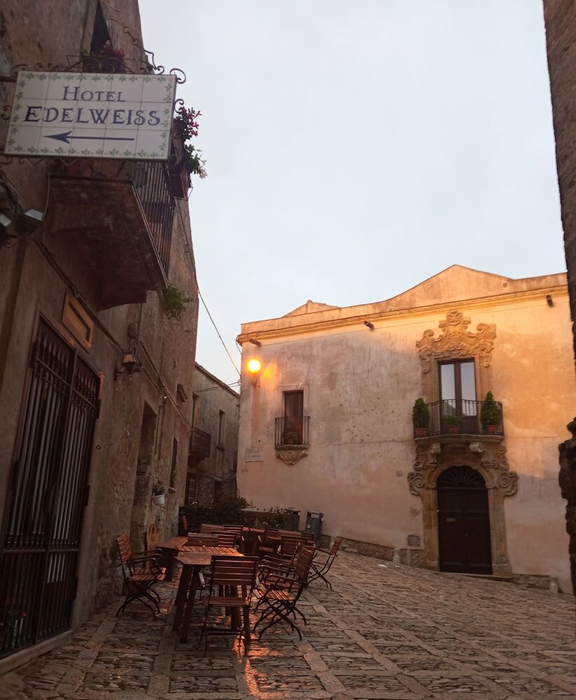 Фото Hotel Edelweiss