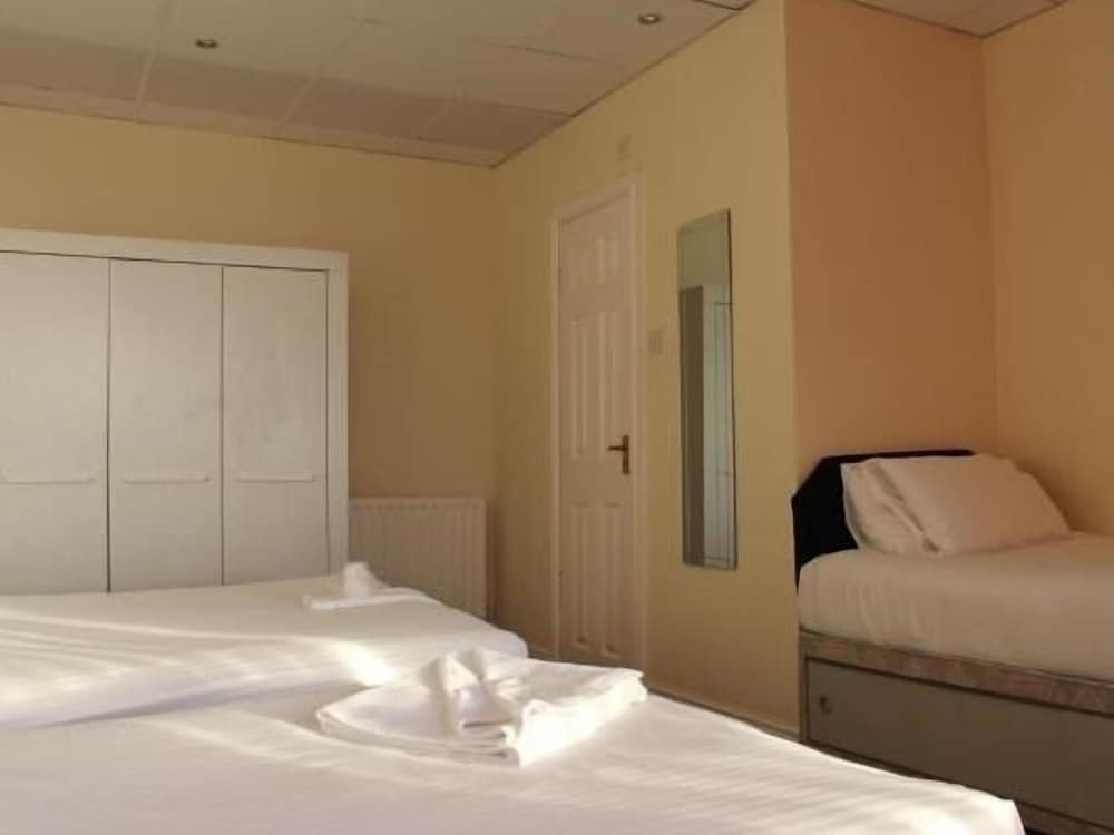 Фото The New Royal Windsor Hotel