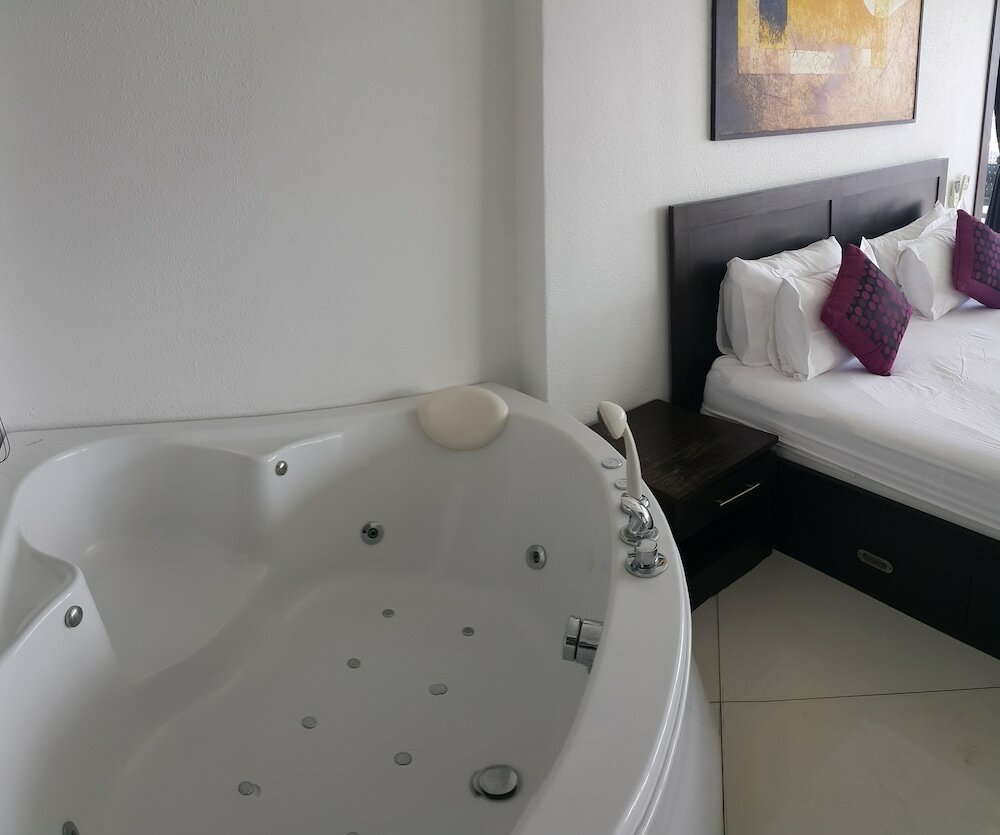 Фото Vtsix Condo Service at View Talay Condo