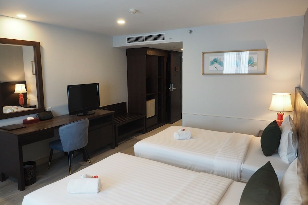 Фото Empress Pattaya Hotel