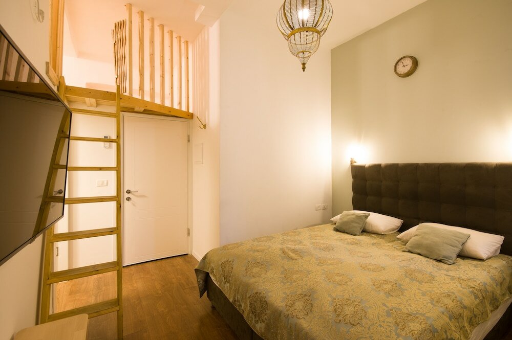 Фото 80 Jaffa St Mahne yehuda market location