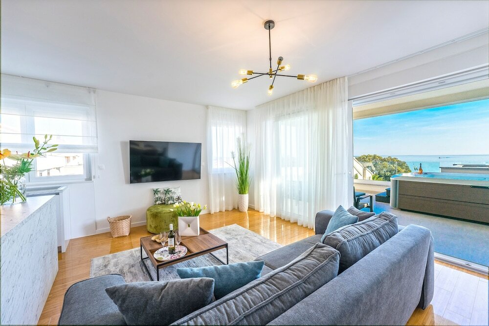 Фото Penthouse Apartment Perla with Jacuzzi