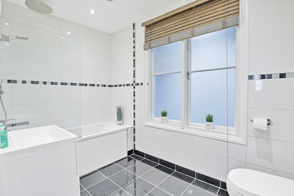 Фото Central Lanes Pad by My Getaways Free parking for one car