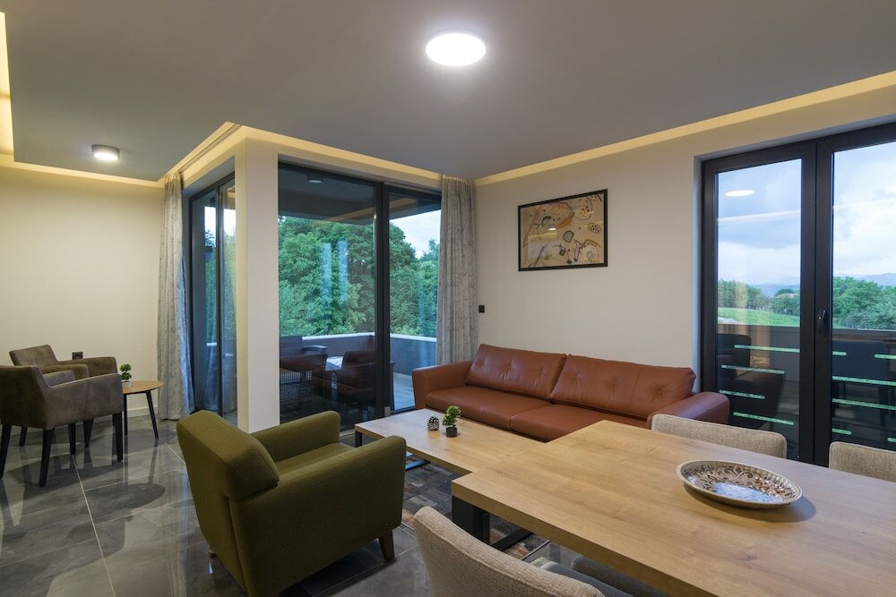 Фото Deluxe Feliciano Apartments