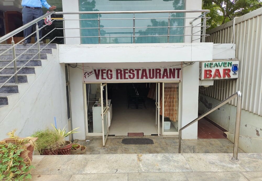 Фото Hotel Geetha International