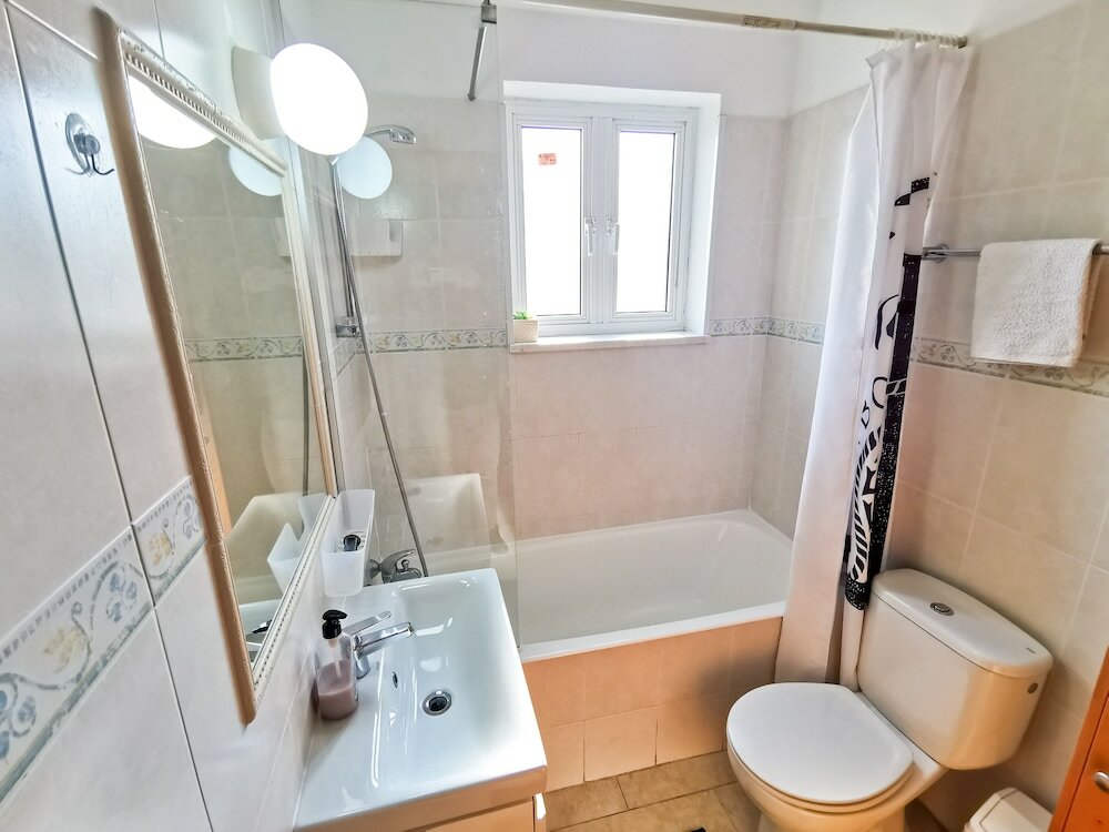 Фото License to Chill Apartment