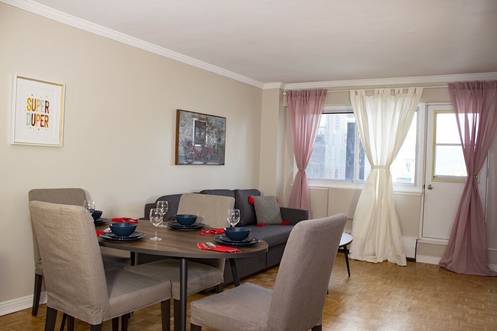 Фото Golden Castle In Montreal