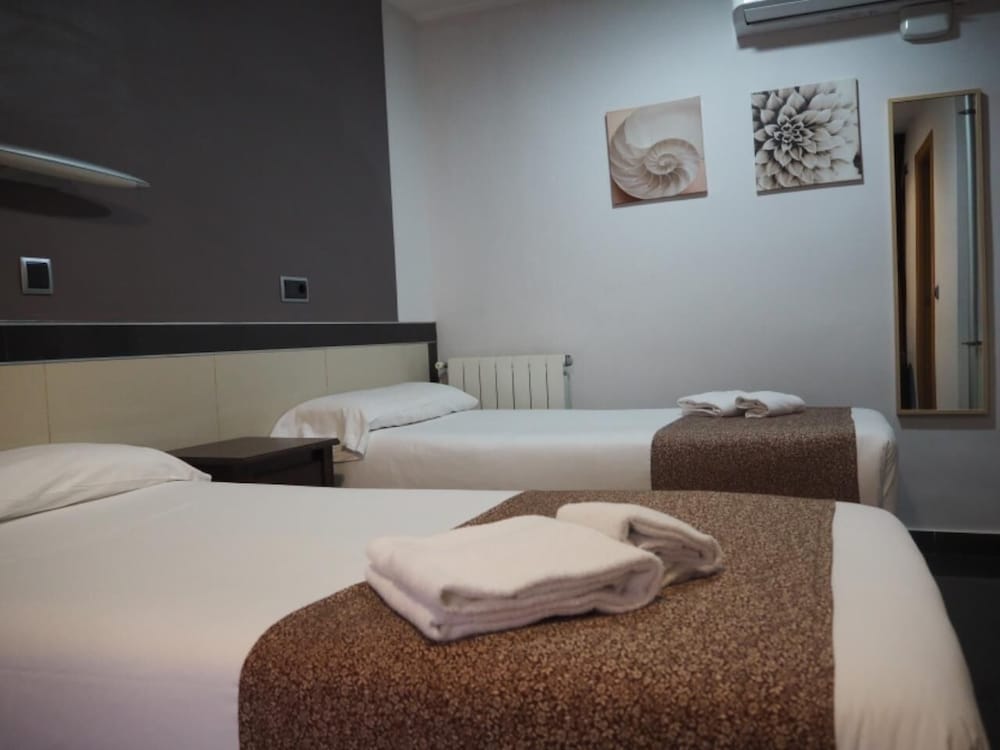 Фото Hostal Levante