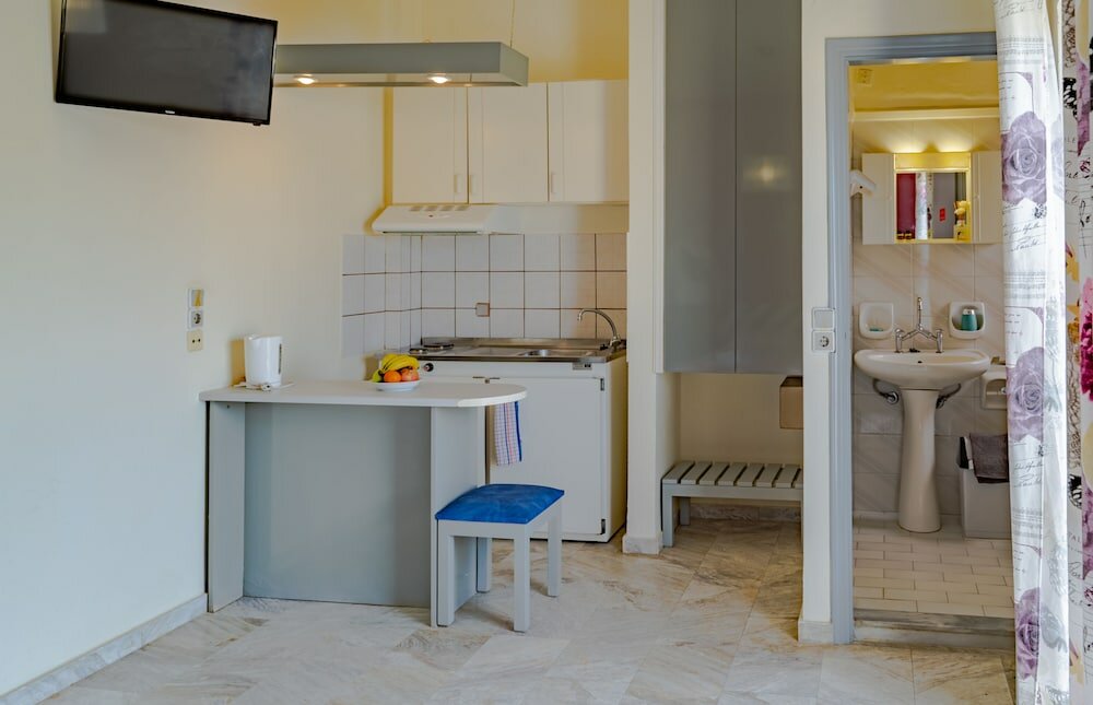 Фото Saint-Trope Studios