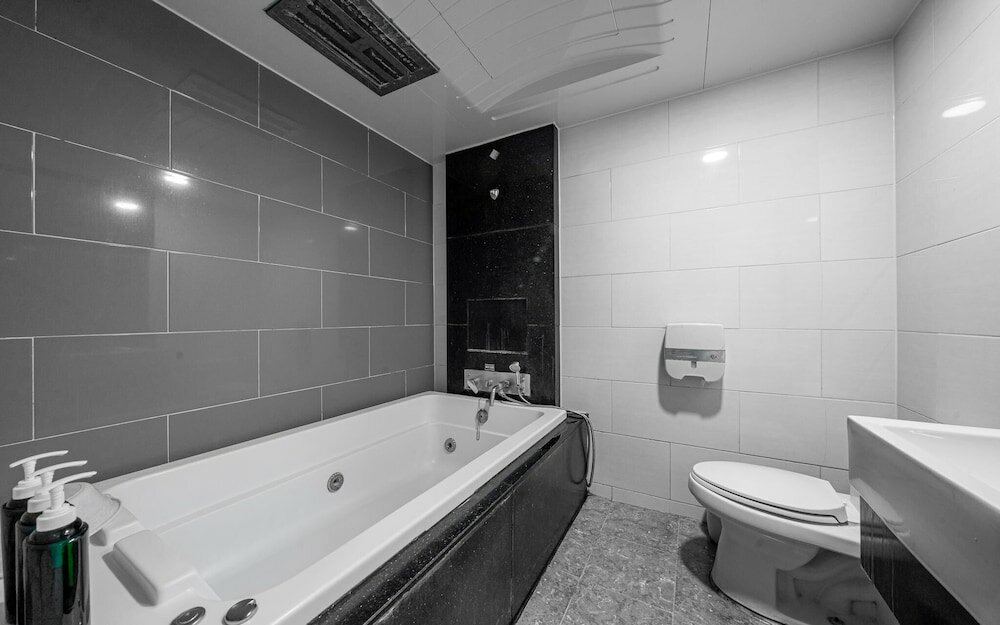 Фото Daejeon Yuseong SPA Tower