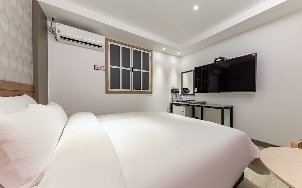 Фото Daejeon Yongjeon Momo