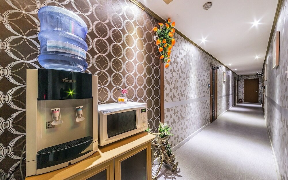 Фото Suwon City Hall Station Rose