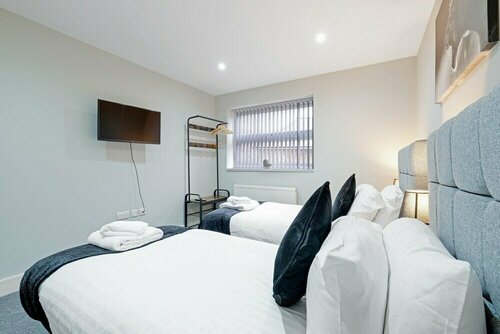 Crown Place 2 & 3 Bedroom Luxury Apts