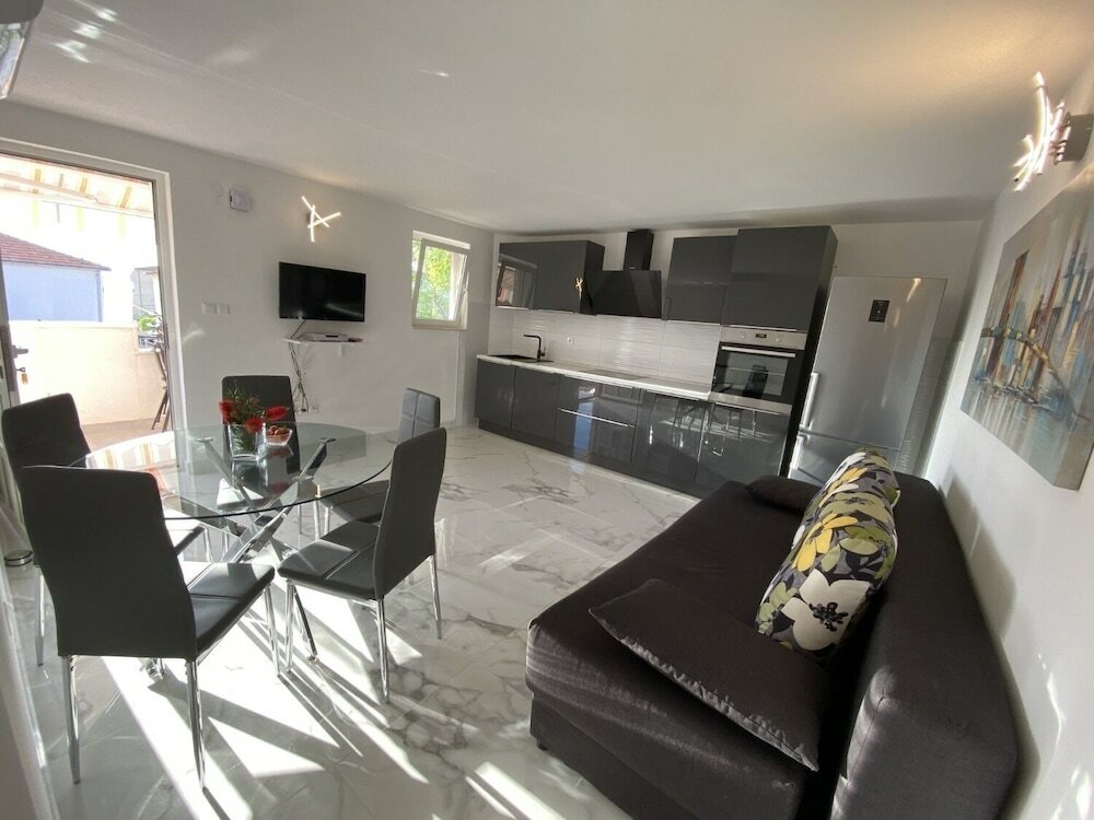 Фото Miroslava - With Pool - A1