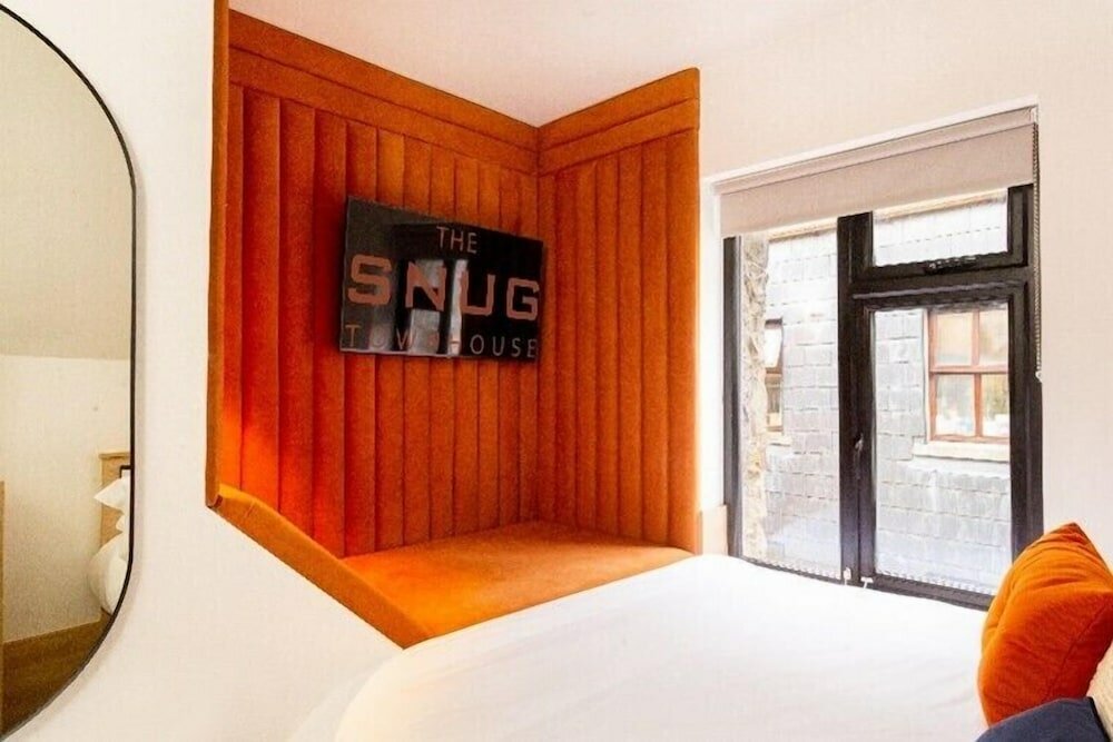 Фото The Snug Townhouse
