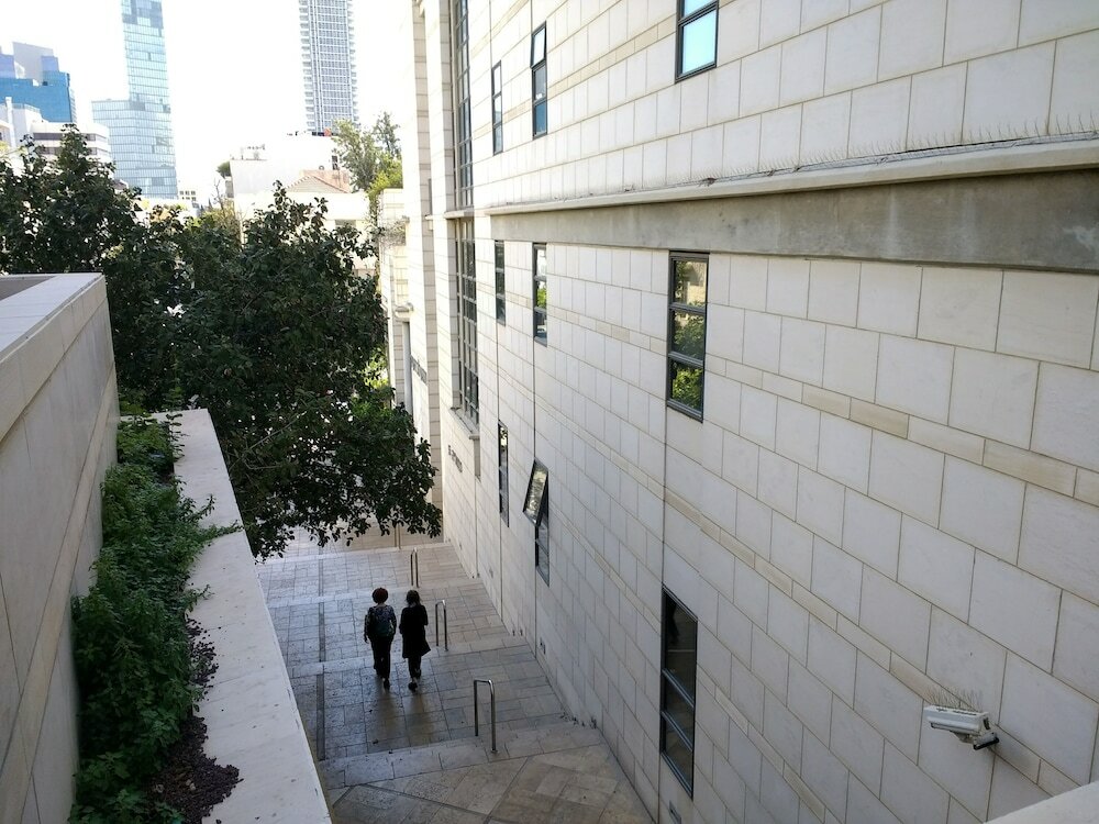 Фото Bright and Clean Rothchild Quarter