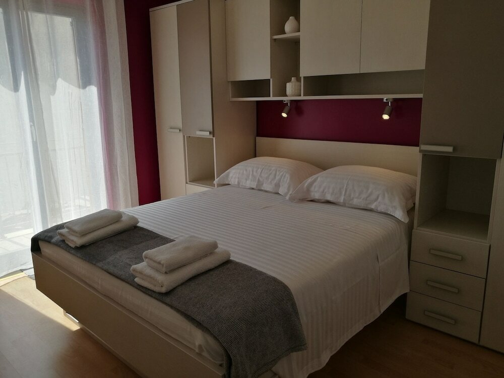 Фото Ton - 200m From the sea - A2