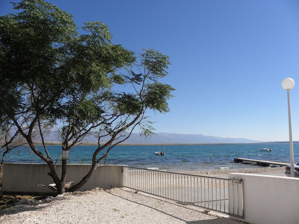 Фото Stjepan- 10 m From Beach - A3 1. kat Lijevo