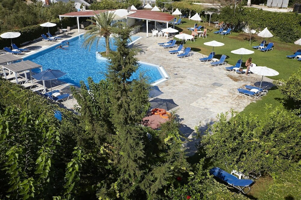 Фото отеля 2