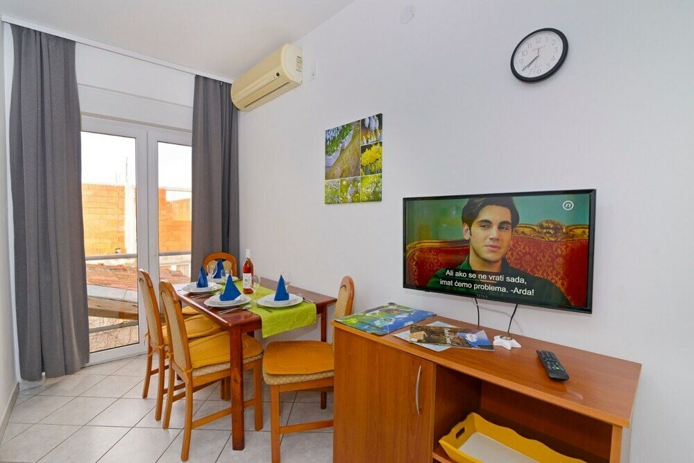 Фото Zora - Garden Terrace and Grill - A4