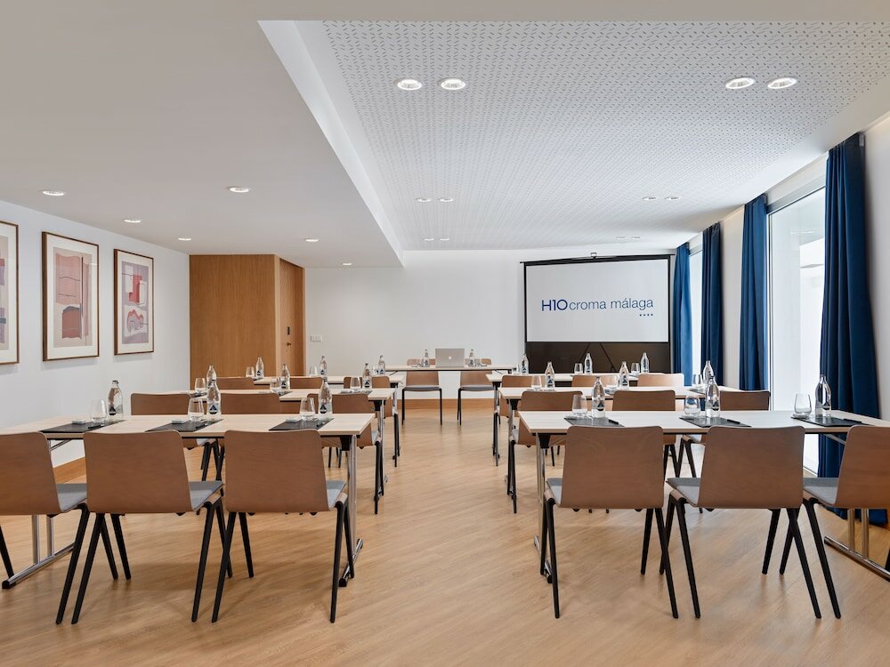 Фото H10 Croma Malaga