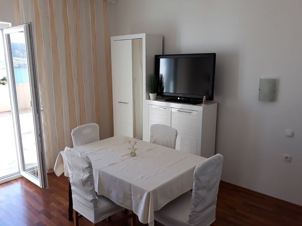 Фото Irena - 100m From the sea - A3 Srednji Prvi kat