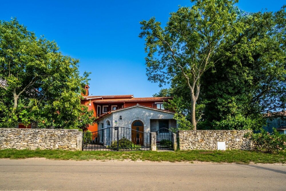 Фото Mimi - With Swimming Pool - A2 Ulika