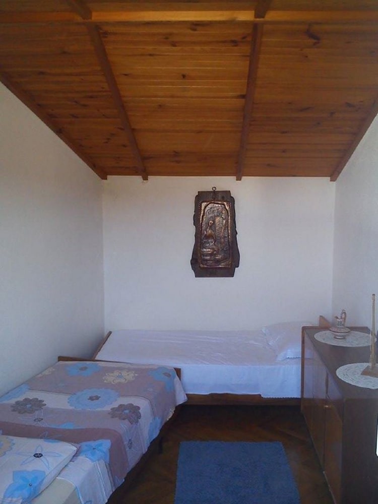 Фото Bobi - 50 m From Beach - H