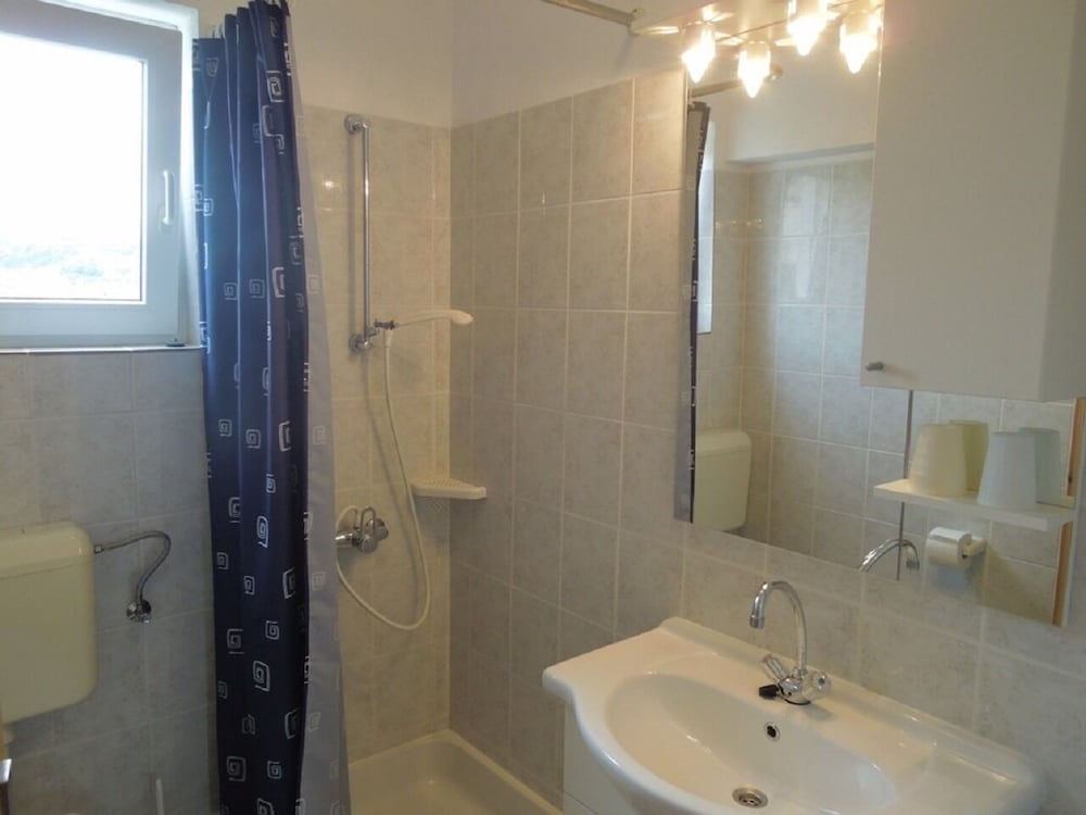 Фото Josi - Free Parking - A3