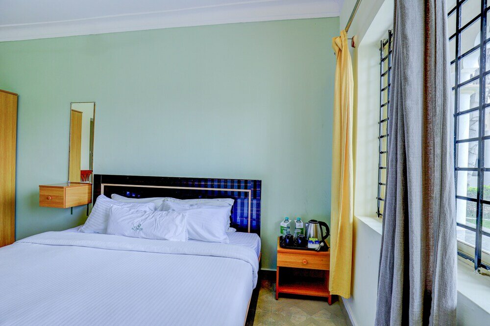 Фото Ezzenza Royal Garden Brindavan Resort