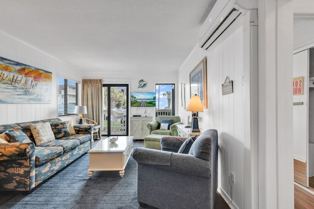 Фото 2 Br Condo Steps From Pristine Beaches