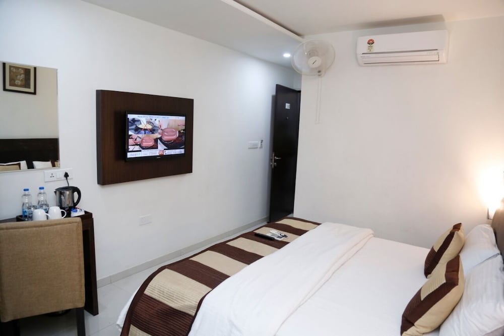 Фото Hotel Krishna by KeyMagics