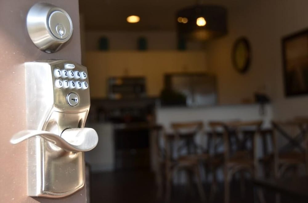 Фото Lucaya 3 Bedroom 2 Bath Townhome With Sophisticated Kitchen