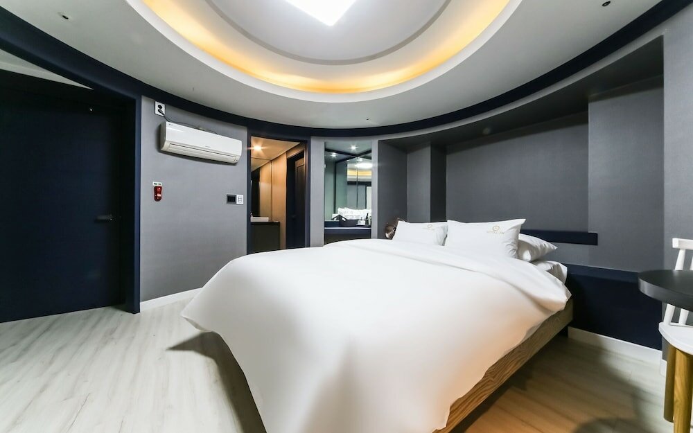 Фото Changwon Sangnamdong Hotel Jm