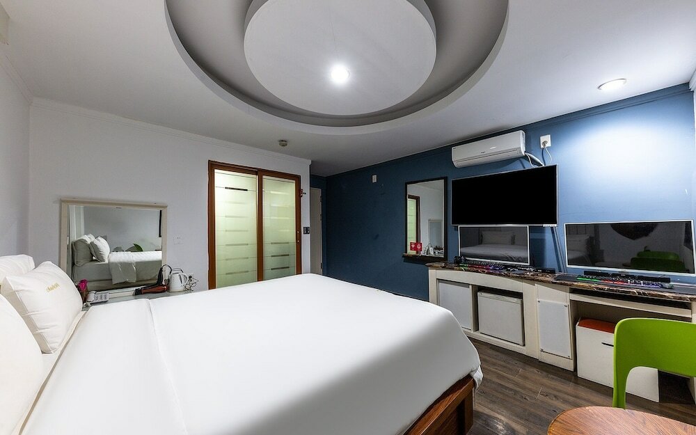 Фото Daejeon Yongjeon Savoy