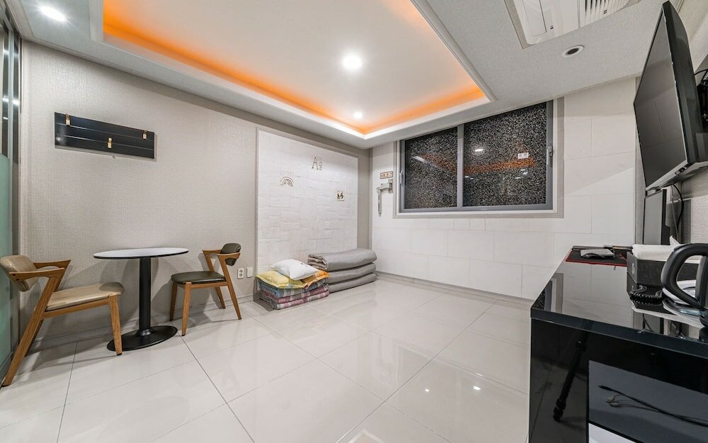 Фото Incheon Crystal Hotel