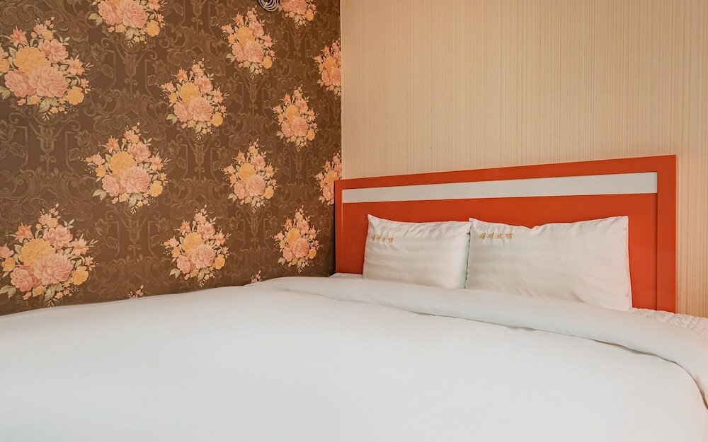 Фото Jeju Happy Hotel