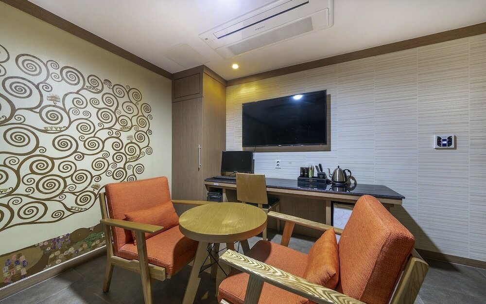 Фото Suwon Orsay Hotel