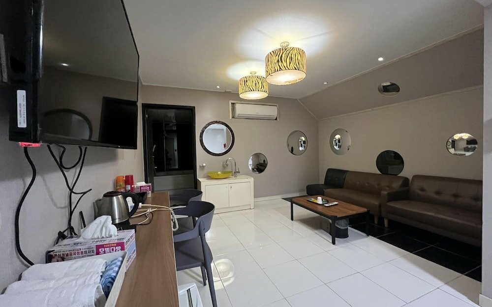 Фото Suwon Station 25h