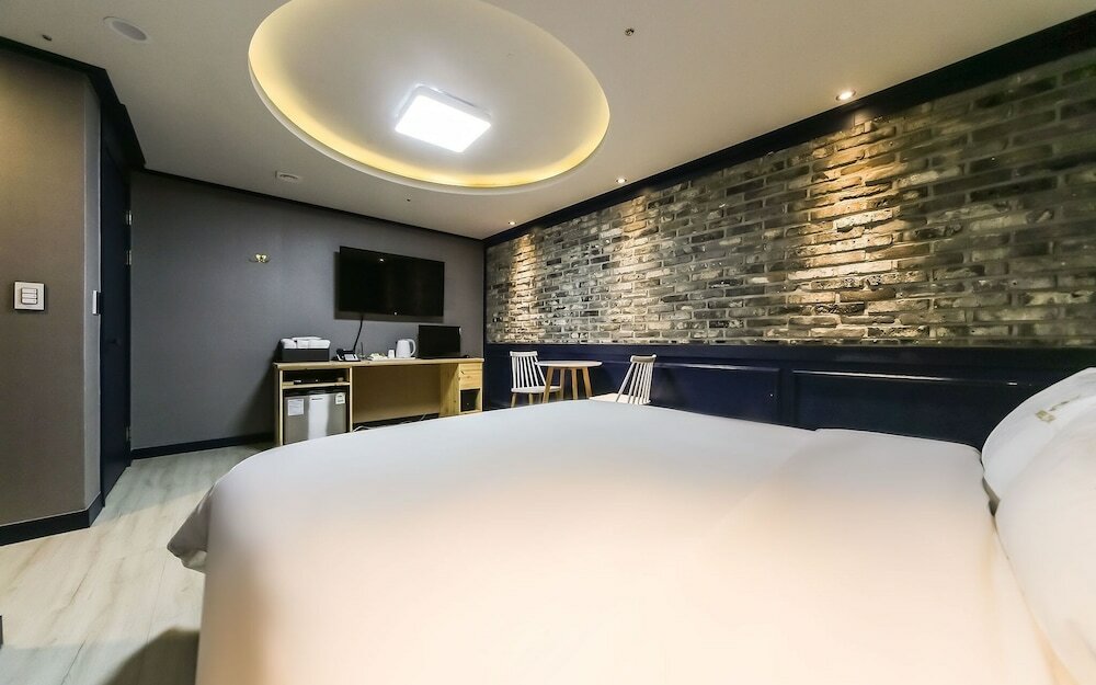 Фото Changwon Sangnamdong Hotel Jm