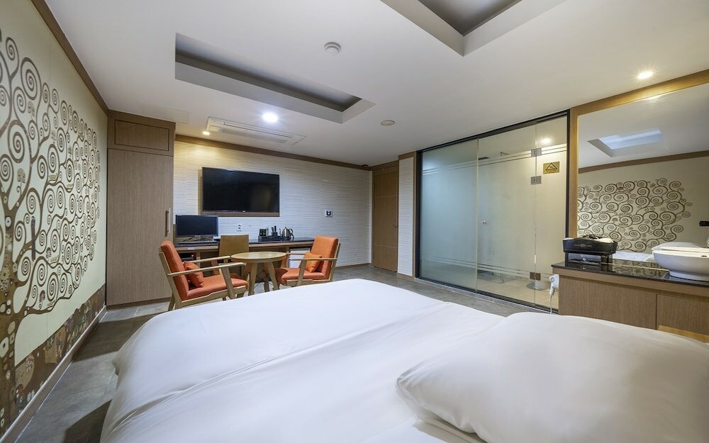 Фото Suwon Orsay Hotel