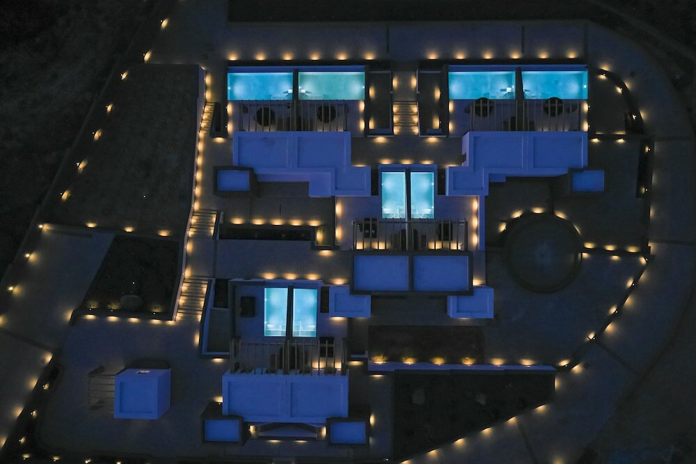 Фото Brilliance Suites - Adults Only