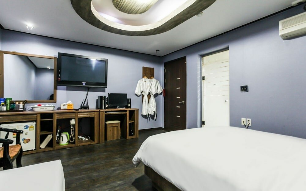 Фото Incheon Black Hole