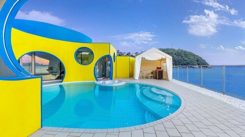 Гостиница Namhae Pumda Pool Villa Pension