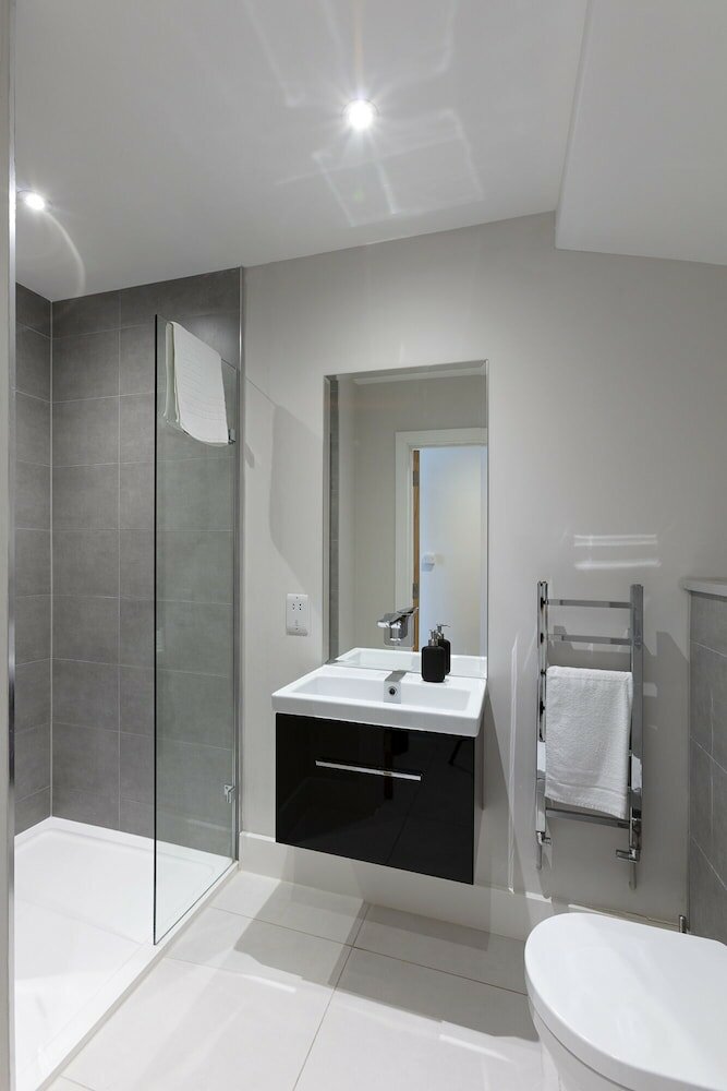 Фото Immaculate Central Windsor Town House