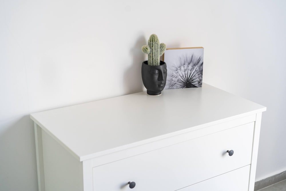 Фото Bright Sunny Holiday Home with Sea Views