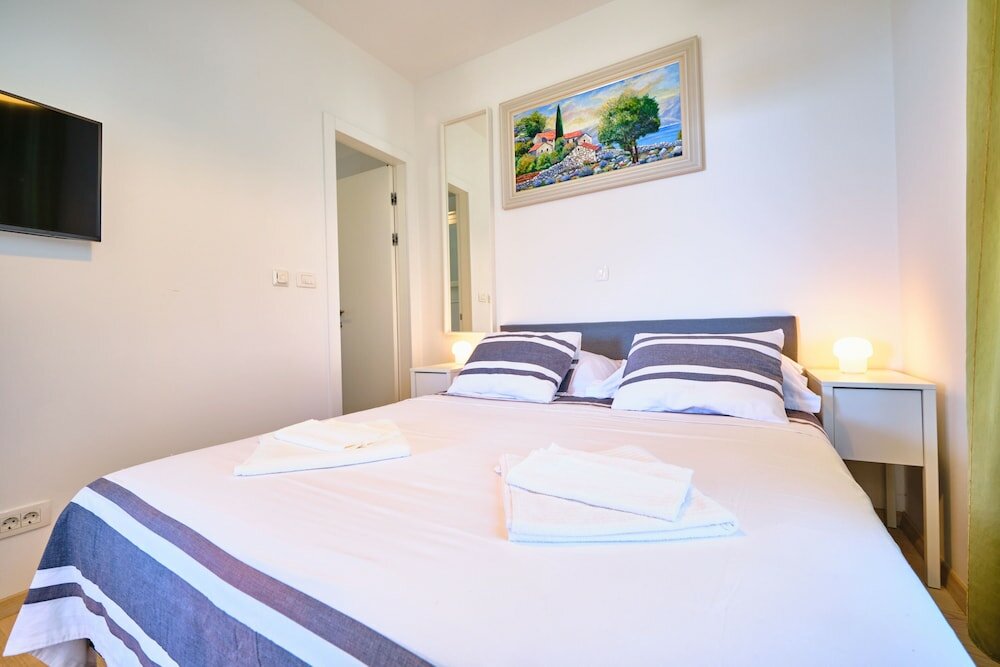 Фото Luxury Seaside Apartment