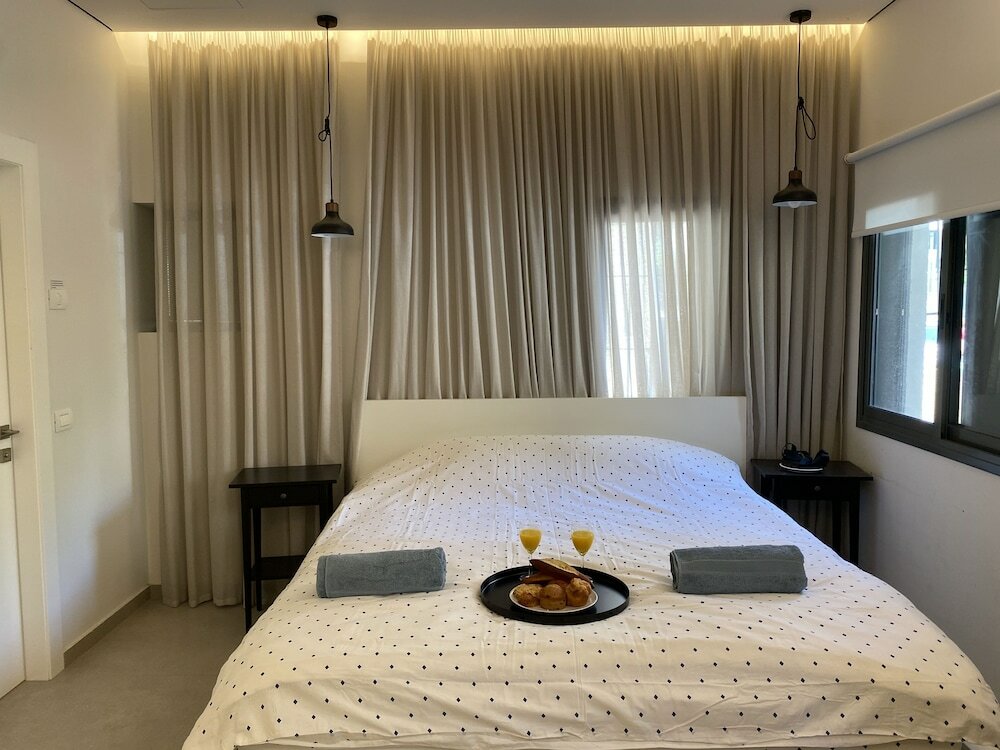 Фото Cozy Apartment in the Heart of Tel Aviv