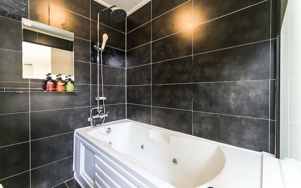 Фото The Lux Tourism Hotel Geoje